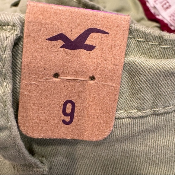 Hollister Juniors low rise Green shorts/capri pants, Sz 9 NWT - Picture 6 of 12